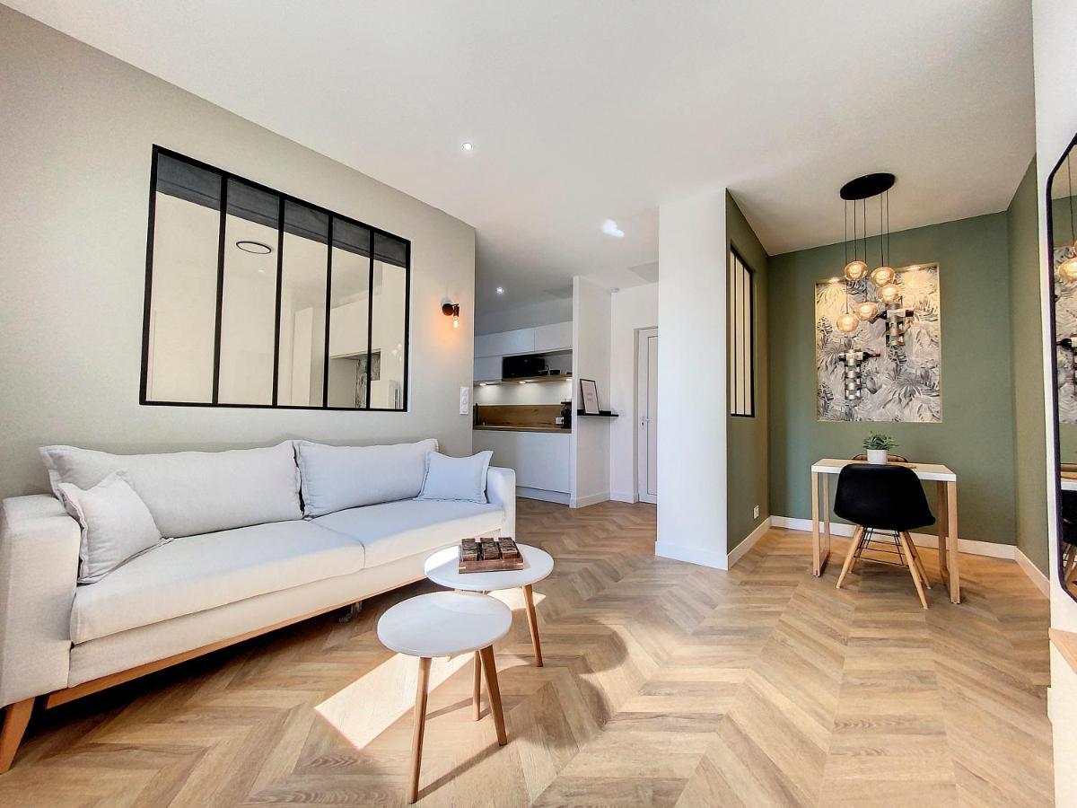 Appartchic - Appartement Standing - Plein Centre & Parking Prive Creon Exterior photo
