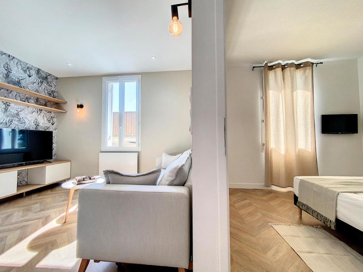 Appartchic - Appartement Standing - Plein Centre & Parking Prive Creon Exterior photo