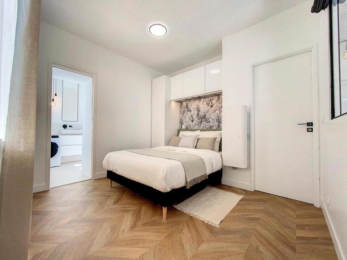 Appartchic - Appartement Standing - Plein Centre & Parking Prive Creon Exterior photo